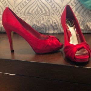 Red pumps